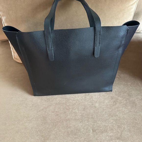 ❤️❤️❤️ SOLD!!!  FURLA BLACK TOTE  SOLD!!! - Picture 2 of 10